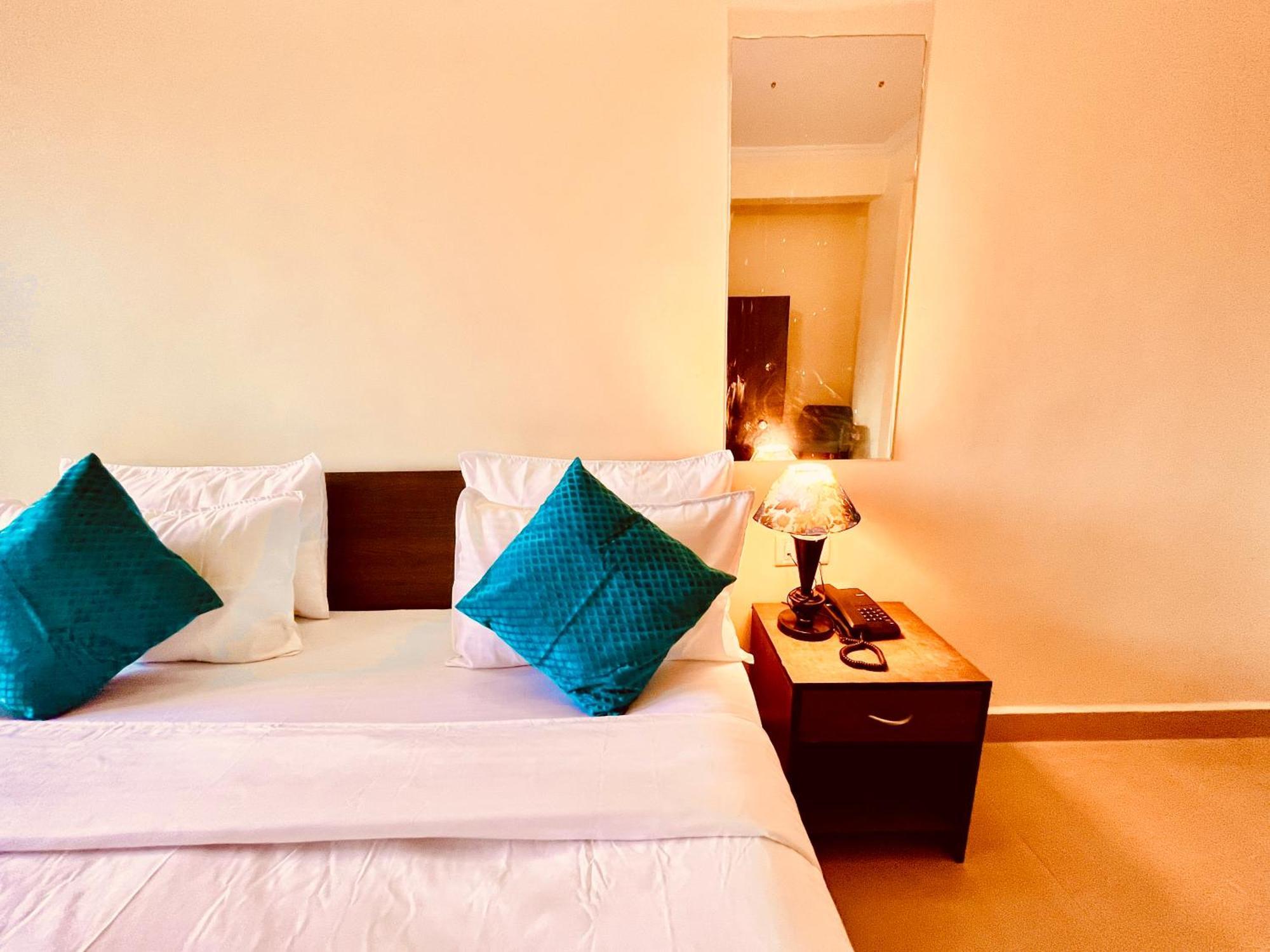The Calagute Beach Resort By Shivam Resort 1 Km From Beach Candolim Kültér fotó