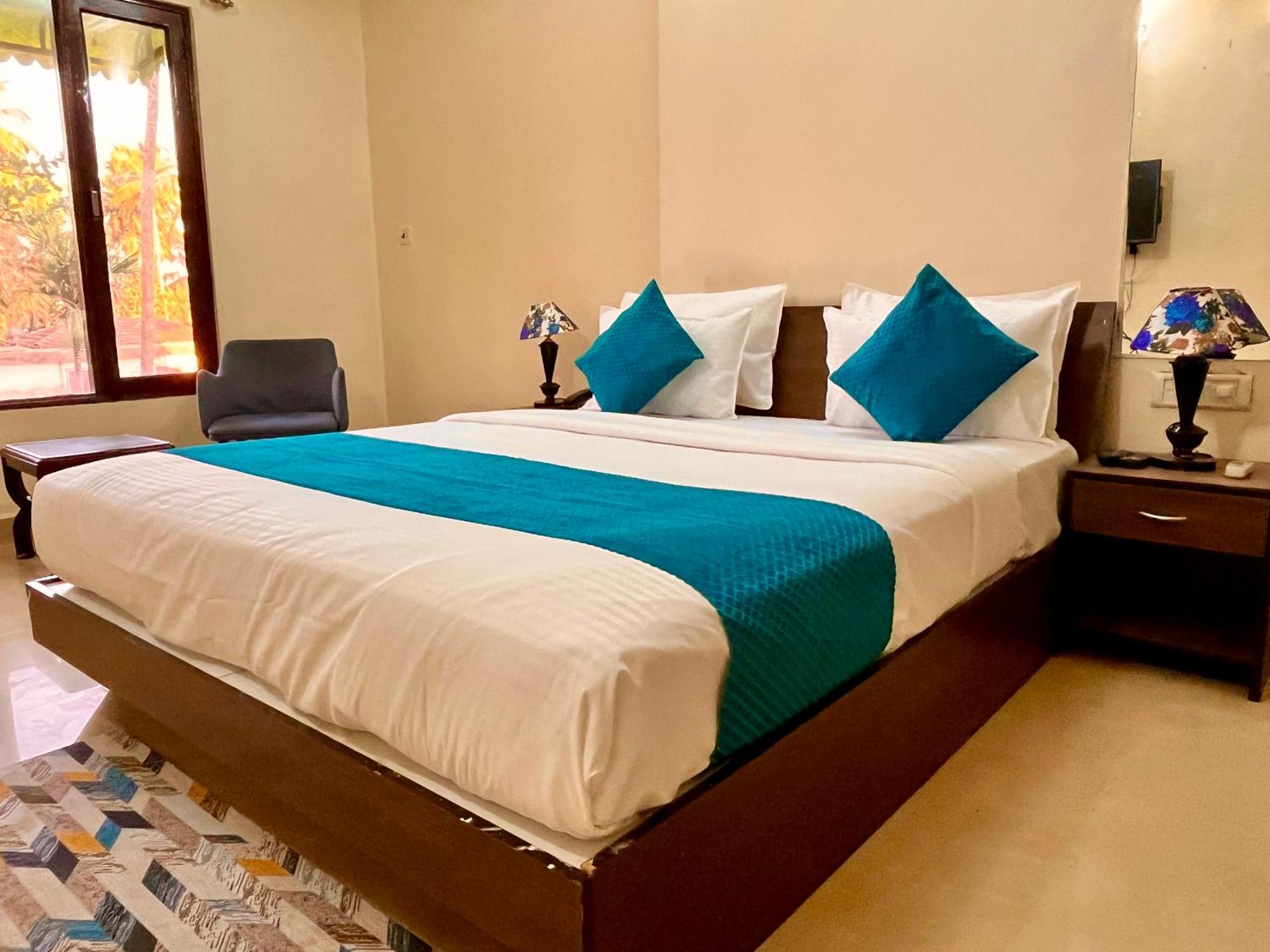 The Calagute Beach Resort By Shivam Resort 1 Km From Beach Candolim Kültér fotó